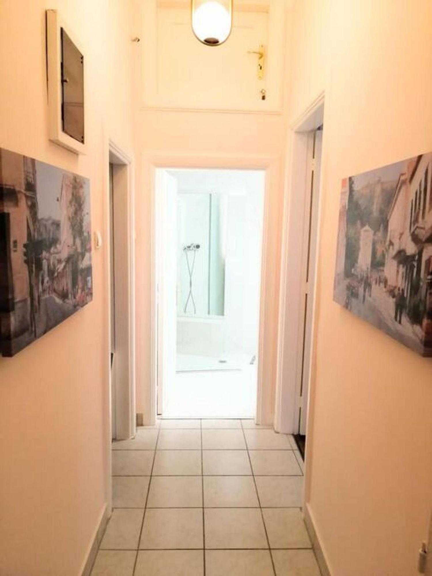 Elegant Apartment In Syntagma Square Atenas Exterior foto
