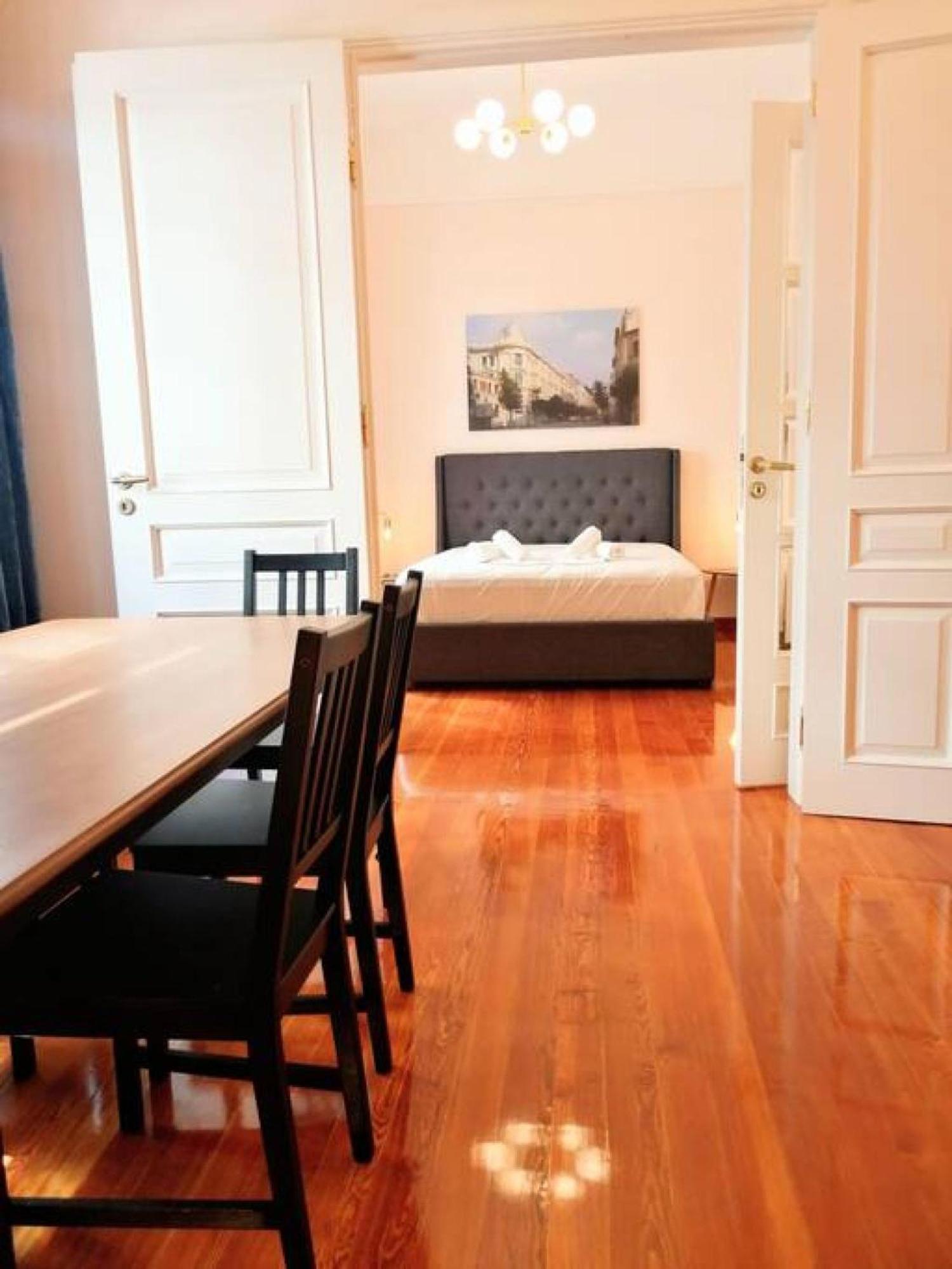 Elegant Apartment In Syntagma Square Atenas Exterior foto
